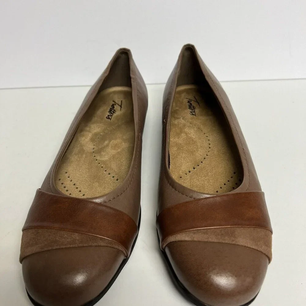 Trotters Womens Danni Flat Saddle Size 11Narrow